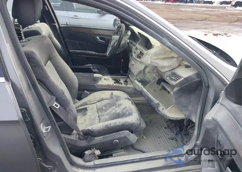 2013 Mercedes-Benz E 350 4Matic z USA, uszkodzony, nr VIN WDDHF8JB3DA745170